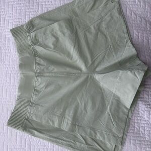 Lululemon Women's Green Shorts